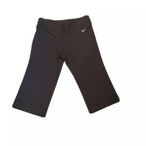 Nike Fit Dry Women Be Strong Size M Black Capri Active Pants 339512-010